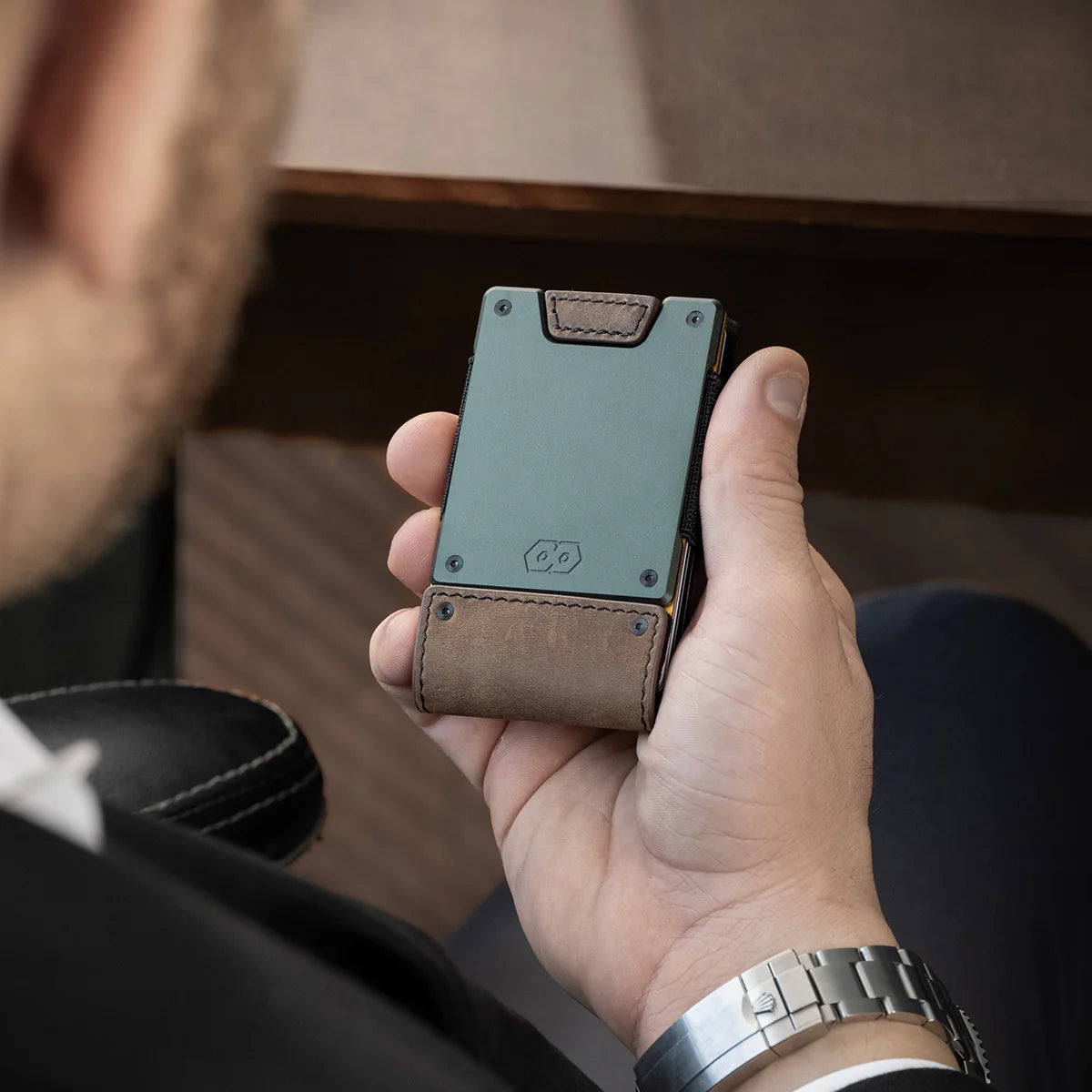 The Greenskeeper | Classic Leather & Fairway Green Metal