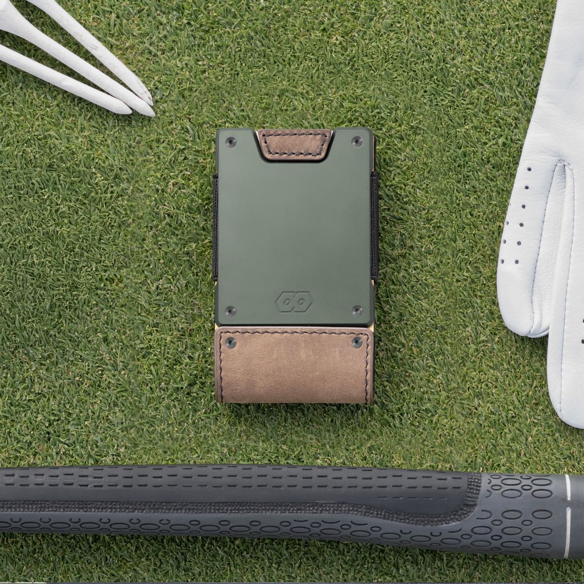 The Greenskeeper | Classic Leather & Fairway Green Metal